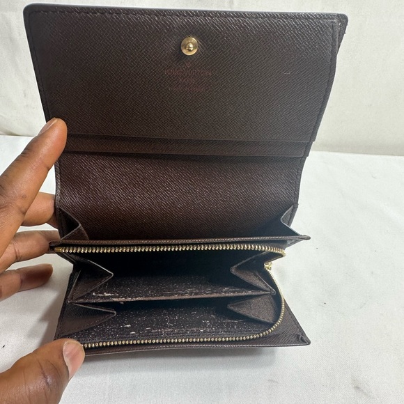 Louis Vuitton Wallet - Picture 5 of 11